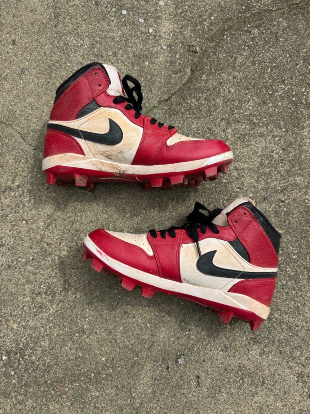 Nike Air Jordan 1 Mid TD Cleats Chicago Red White Black Football Size 9 - Picture 2 of 6